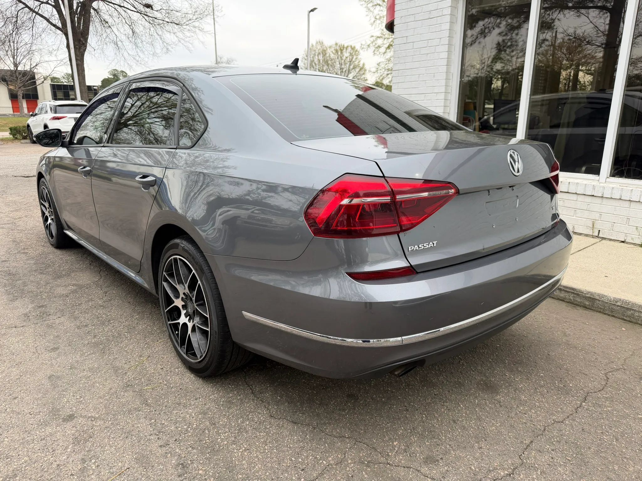 Used 2019 Volkswagen Passat 2.0T Wolfsburg FWD image 7