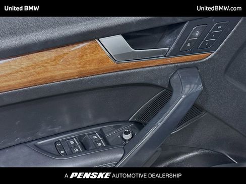 Used 2023 Audi Q5 2.0T Prestige w/ Prestige Package image 3