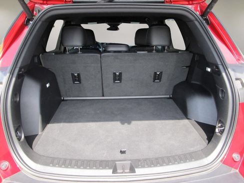 Used 2026 Chevrolet Equinox LT w/ Convenience Package II FWD image 24