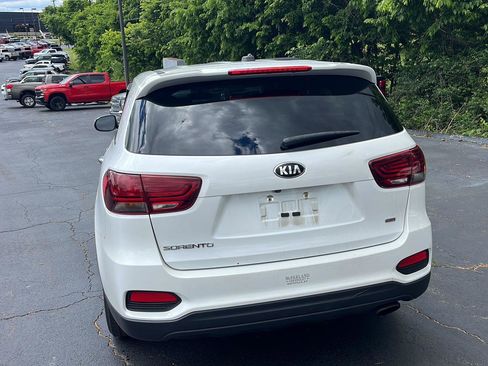 Used 2019 Kia Sorento FWD image 4