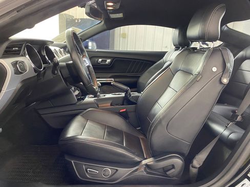 Used 2017 Ford Mustang GT Premium w/ Equipment Group 401A image 5