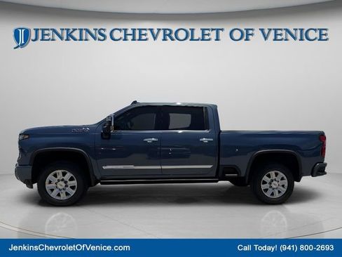 Used 2024 Chevrolet Silverado 2500 High Country w/ High Country Premium Package AWD/4WD image 9