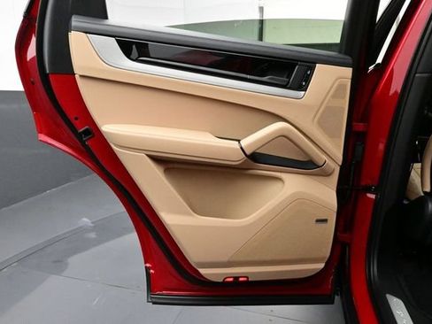 New 2026 Porsche Cayenne Coupe AWD/4WD image 13