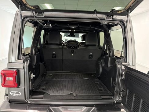 Used 2021 Jeep Wrangler Unlimited Sahara AWD/4WD image 9