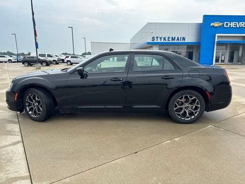 Used 2015 Chrysler 300 S AWD/4WD image 3