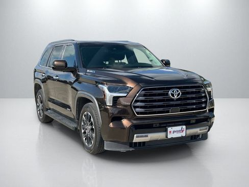Used 2023 Toyota Sequoia Limited RWD image 3