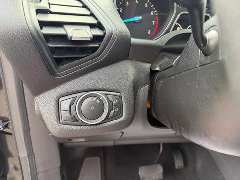 Used 2019 Ford Escape SE FWD image 23