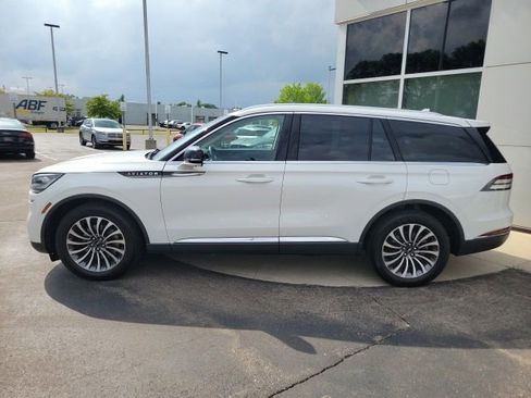 Used 2024 Lincoln Aviator Reserve w/ Elements Package Plus AWD/4WD image 3