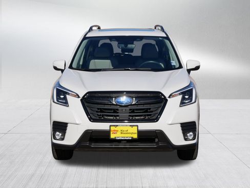 Used 2024 Subaru Forester Limited w/ Convenience Package image 2