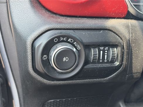 Used 2019 Jeep Wrangler Unlimited Rubicon w/ LED Lighting Group AWD/4WD image 23
