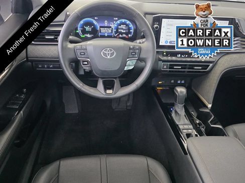 Used 2025 Toyota Camry XLE FWD image 11