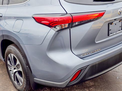 Used 2023 Toyota Highlander XLE image 15