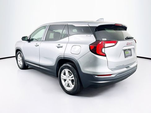 Used 2024 GMC Terrain SLE FWD image 5