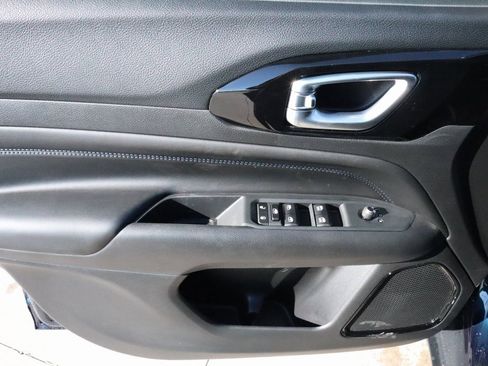 New 2026 Jeep Compass Latitude image 15