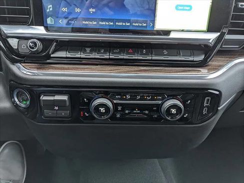 Used 2025 Chevrolet Silverado 2500 LT image 21