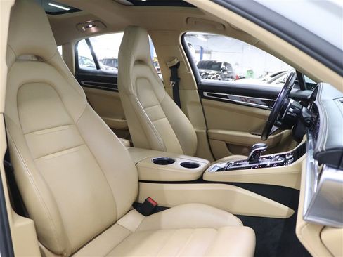 Used 2018 Porsche Panamera 4S image 12