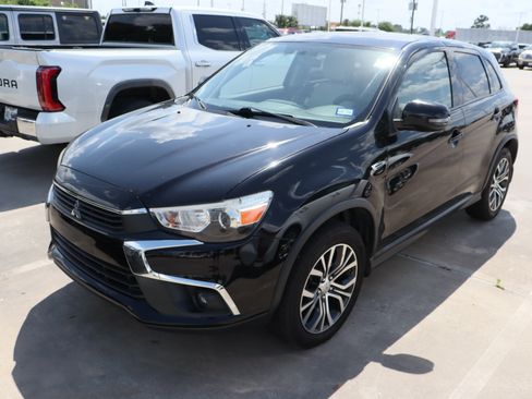 Used 2017 Mitsubishi Outlander Sport ES image 3