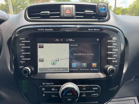 Used 2014 Kia Soul + image 18