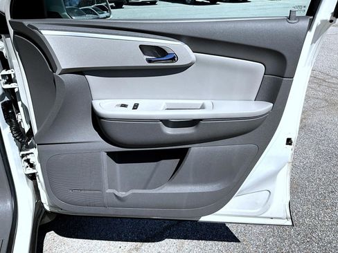 Used 2011 Chevrolet Traverse LT w/ Personal Connectivity Package image 17