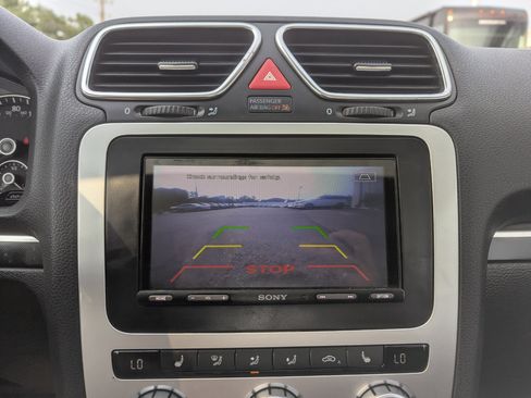 Used 2014 Volkswagen Eos image 26