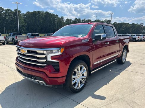 Used 2024 Chevrolet Silverado 1500 High Country w/ High Country Premium Package AWD/4WD image 1