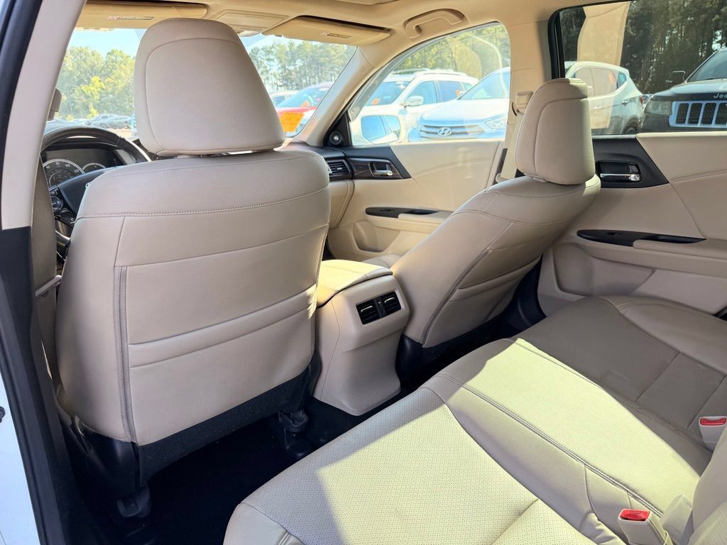 Used 2017 Honda Accord EX-L image 18