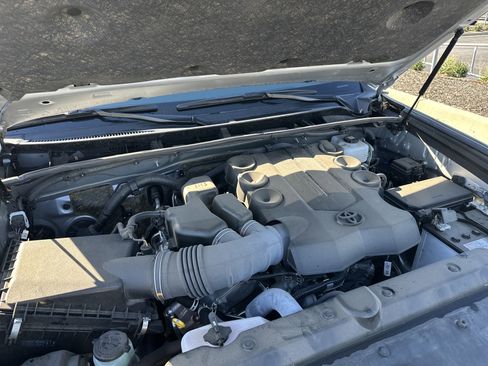 Certified 2024 Toyota 4Runner TRD Off-Road Premium image 33