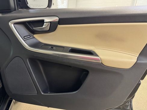 Used 2016 Volvo XC60 T6 AWD/4WD image 30