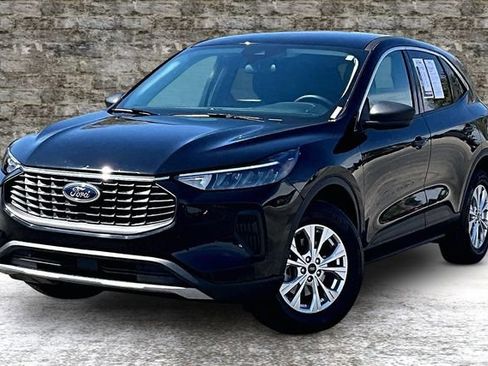 Used 2024 Ford Escape Active AWD/4WD image 3