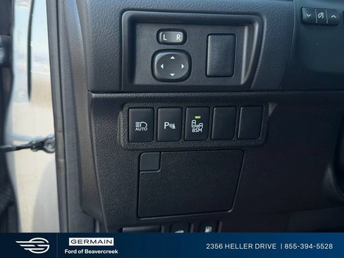 Used 2016 Lexus ES 350 w/ Luxury Package w/Wood Trim FWD image 28