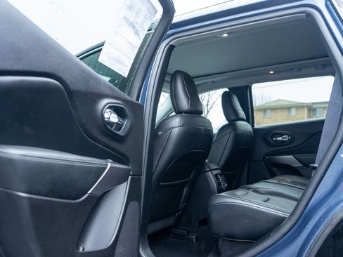 Used 2021 Jeep Cherokee Limited image 29