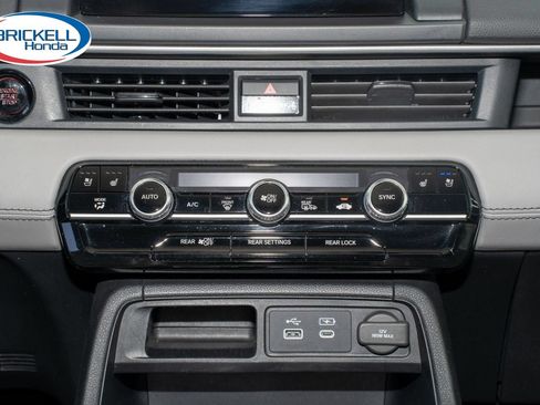 Certified 2023 Honda Pilot Elite image 26
