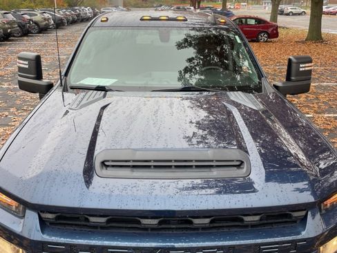 Used 2021 Chevrolet Silverado 2500 Custom w/ Custom Value Package image 8