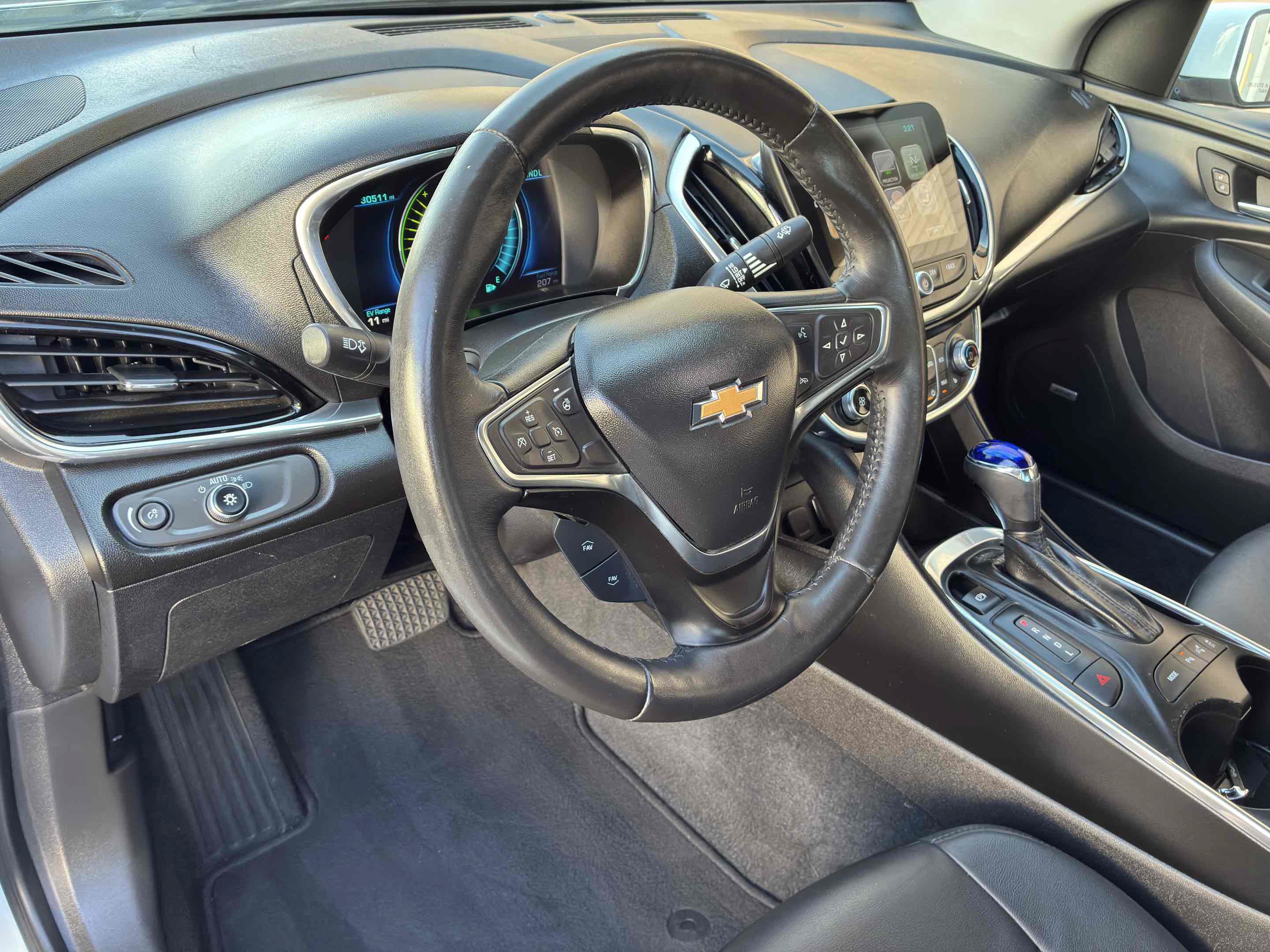 Used 2018 Chevrolet Volt Premier FWD image 18
