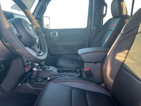 New 2025 Jeep Gladiator Rubicon AWD/4WD image 19