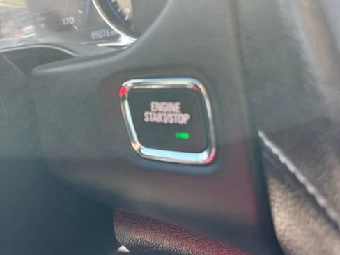 Used 2023 GMC Acadia SLT w/ Elevation Edition FWD image 23