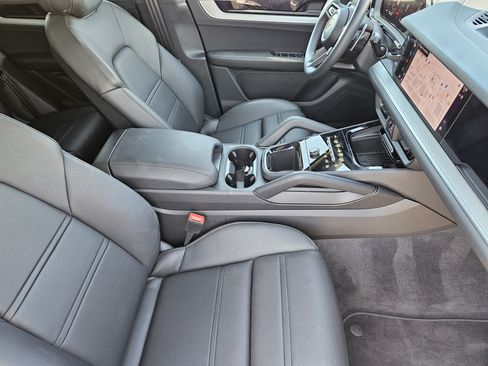 Certified 2026 Porsche Cayenne Coupe AWD/4WD image 15