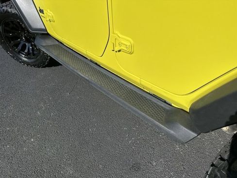 Used 2023 Jeep Wrangler Sport S image 33