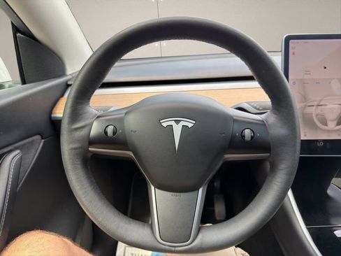 Used 2021 Tesla Model Y Long Range AWD/4WD image 14