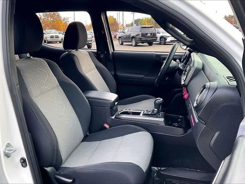 Certified 2021 Toyota Tacoma TRD Off-Road image 8