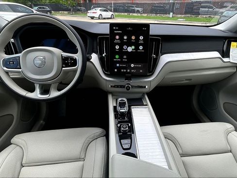 New 2026 Volvo XC60 B5 Ultra w/ Protection Package Premier AWD/4WD image 9