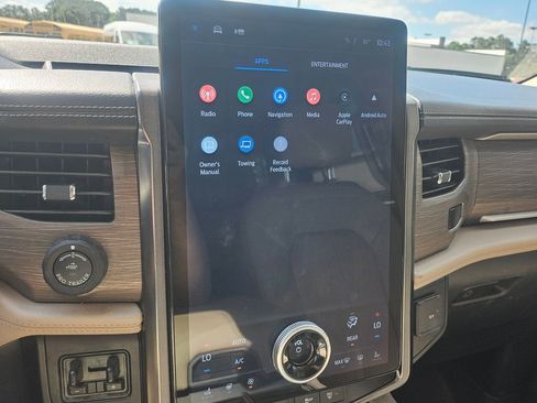 Used 2024 Ford Expedition Limited RWD image 23