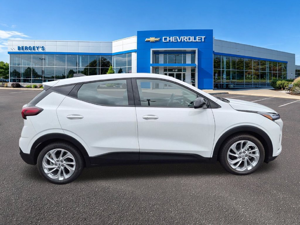 New 2027 Chevrolet Bolt LT FWD image 5