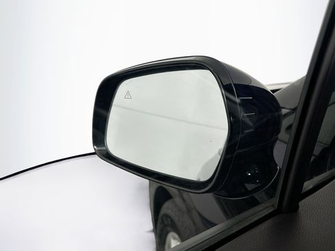 Used 2024 Kia Carnival LX image 16