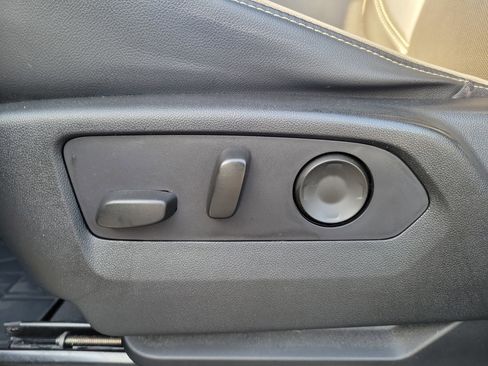 Used 2021 Chevrolet Tahoe Premier w/ Premium Package image 20