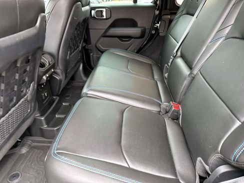 Used 2023 Jeep Wrangler Unlimited Rubicon 4xe image 7