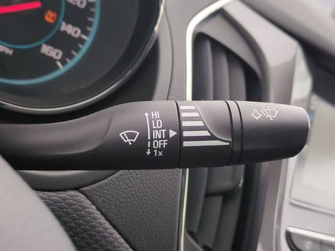 Used 2018 Chevrolet Cruze LT w/ Convenience Package image 24