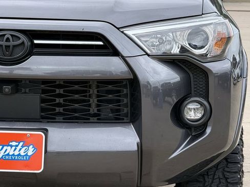 Used 2023 Toyota 4Runner SR5 Premium w/ Moonroof Package AWD/4WD image 9