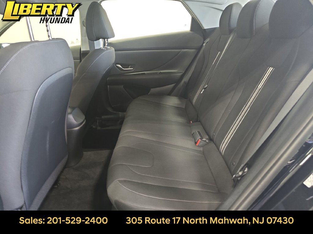 Certified 2022 Hyundai Elantra SEL w/ Convenience Package FWD image 24
