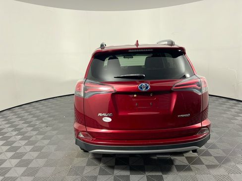Used 2018 Toyota RAV4 LE w/ Carpet Mat Package AWD/4WD image 4